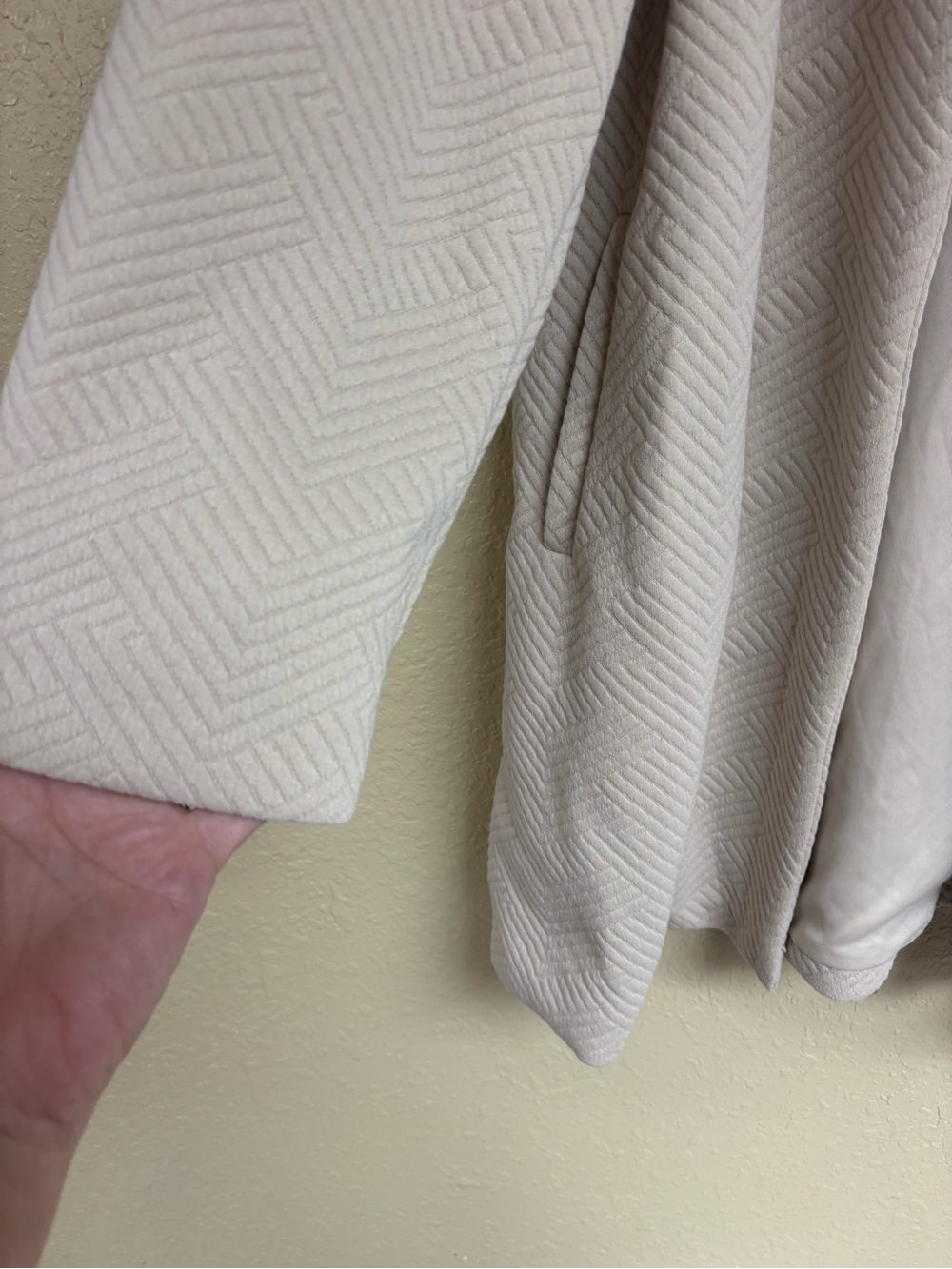 Open-Front Light Beige Chevron Knit Cardigan - Picture 5 of 7